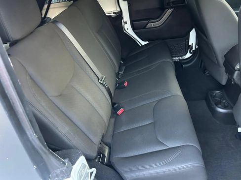 Used 2016 Jeep Wrangler Unlimited Sport w/ Quick Order Package 24S AWD/4WD image 15