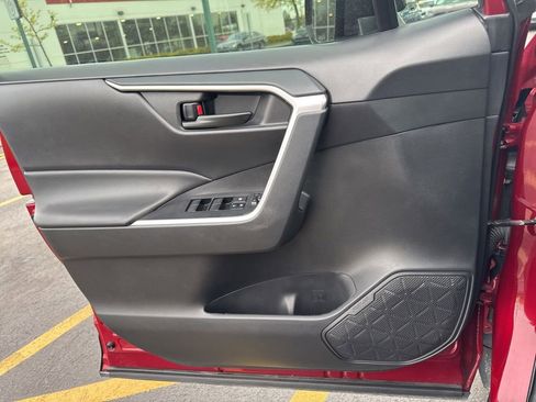 Used 2023 Toyota RAV4 LE image 9