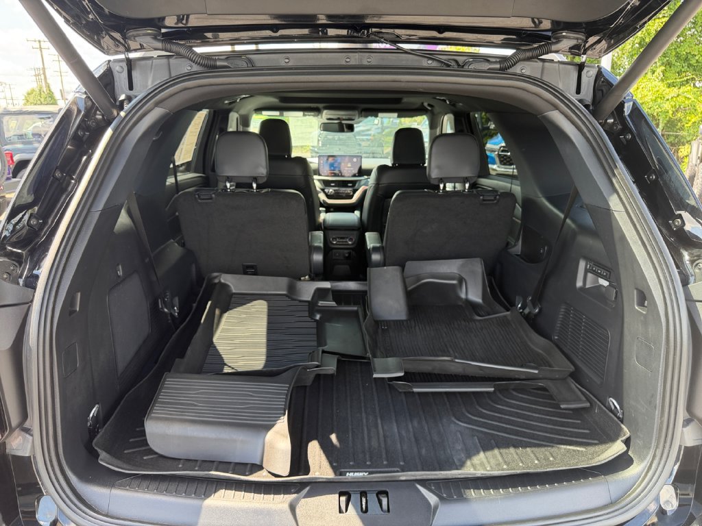 Used 2026 Ford Explorer ST AWD/4WD image 16