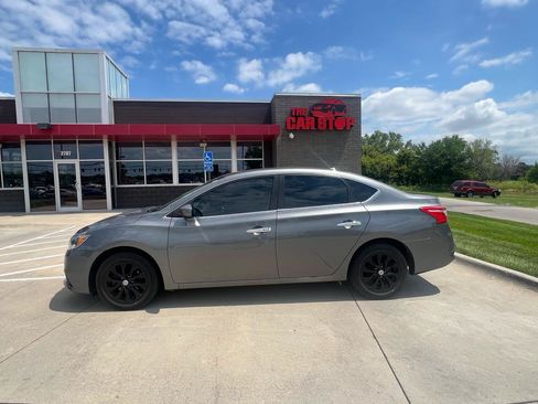 Used 2019 Nissan Sentra SV FWD image 1