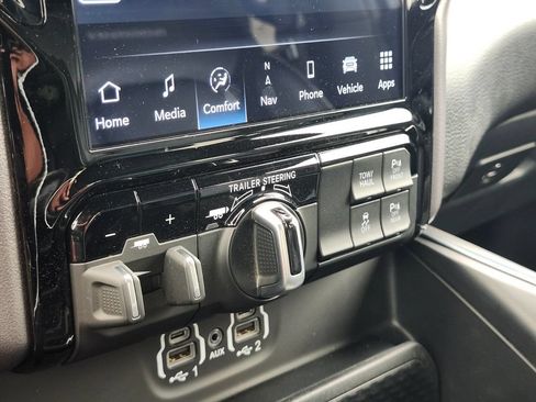 Used 2023 RAM 1500 Laramie AWD/4WD image 25