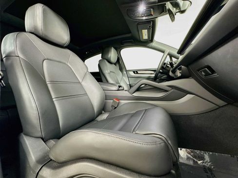 Certified 2026 Porsche Cayenne Coupe AWD/4WD image 29
