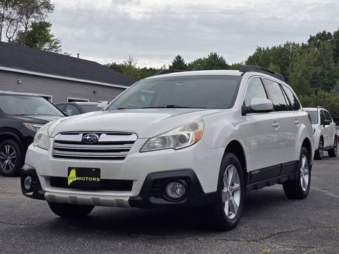 Used 2014 Subaru Outback 2.5i Limited w/ Moonroof Package AWD/4WD image 3