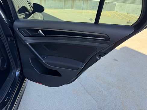 Used 2017 Volkswagen Golf S/SE image 23