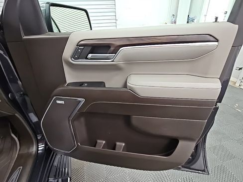 Used 2023 GMC Sierra 1500 SLT w/ SLT Premium Package image 43