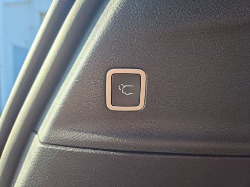 New 2026 Chrysler Pacifica Select AWD/4WD image 14