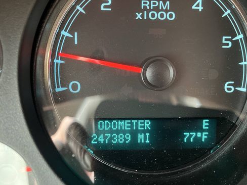 Used 2013 GMC Yukon XL SLT AWD/4WD image 9