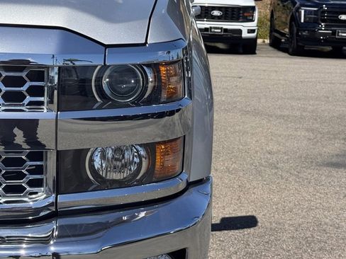 Used 2019 Chevrolet Silverado 2500 LT w/ LT Convenience Package RWD image 8