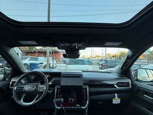 Used 2026 GMC Yukon XL Elevation w/ Elevation Premium Package image 11