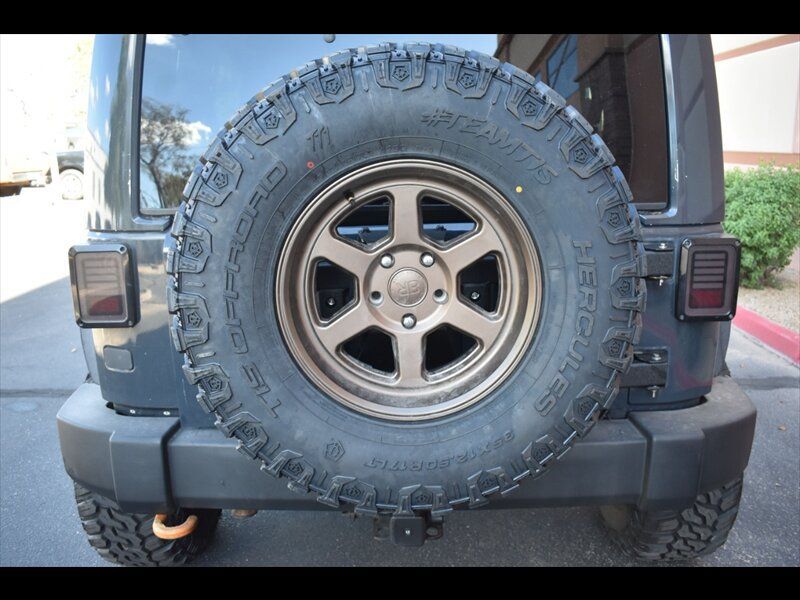 Used 2017 Jeep Wrangler Unlimited Rubicon w/ Connectivity Group AWD/4WD image 47
