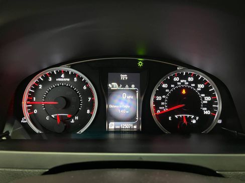 Used 2015 Toyota Camry XSE w/ Moonroof Package FWD image 16
