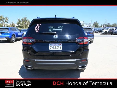 Used 2025 Honda Pilot Sport image 6