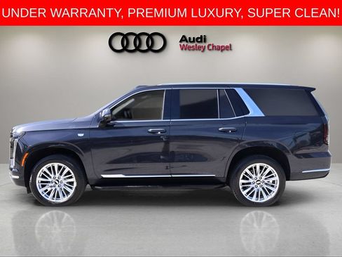 Used 2025 Cadillac Escalade Premium Luxury AWD/4WD image 2