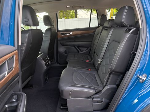 Used 2025 Volkswagen Atlas SE w/ Panoramic Sunroof Package FWD image 32