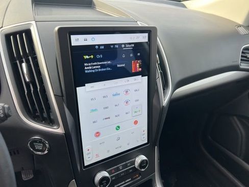 Certified 2024 Ford Edge SEL w/ Convenience Package image 12