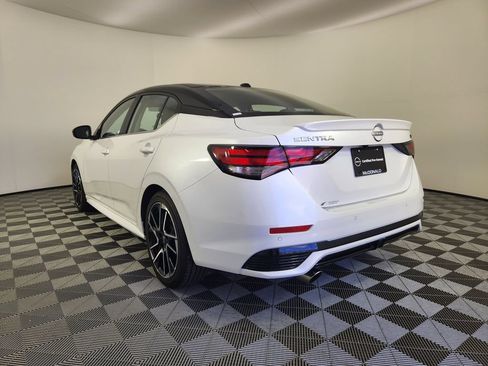 Certified 2025 Nissan Sentra SR FWD image 3