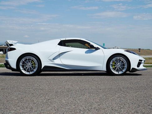 Used 2022 Chevrolet Corvette Stingray Premium Conv w/ Z51 Performance Package RWD image 6