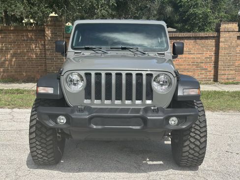 Used 2018 Jeep Wrangler Unlimited Sport S AWD/4WD image 3
