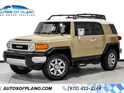 Used 2014 Toyota FJ Cruiser 4WD w/ Upgrade Package image 1