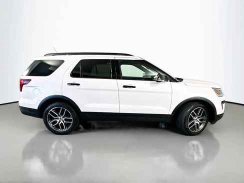 Used 2018 Ford Explorer Sport w/ Equipment Group 401A AWD/4WD image 8