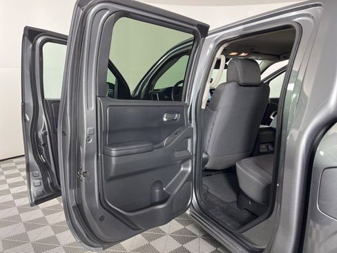 Used 2025 Nissan Frontier SV w/ SV Convenience Package RWD image 36