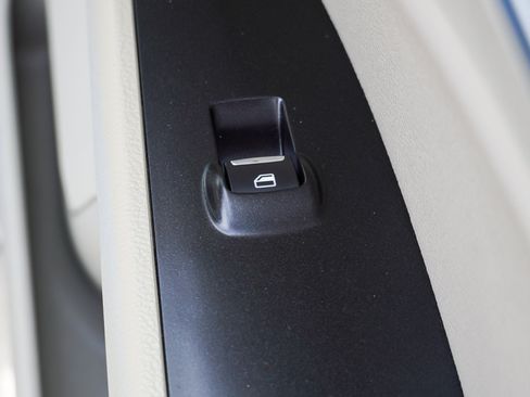Used 2020 Ford Fusion SEL FWD image 29