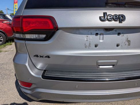 Used 2018 Jeep Grand Cherokee Altitude AWD/4WD image 14