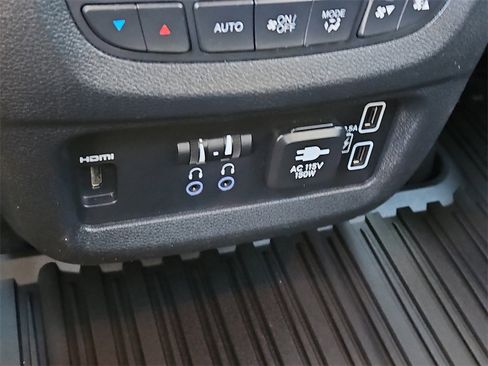 Certified 2021 Honda Pilot Black Edition image 23