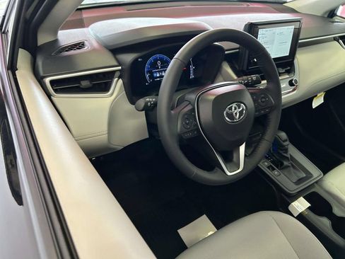 Used 2026 Toyota Corolla Cross LE w/ Moonroof Package FWD image 13