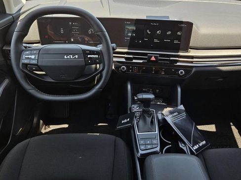 New 2026 Kia Sportage LX FWD image 11