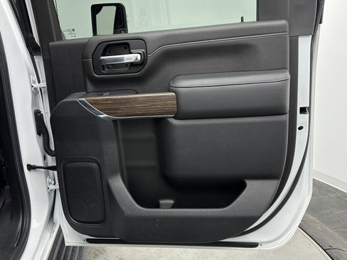 Used 2022 Chevrolet Silverado 3500 High Country image 43