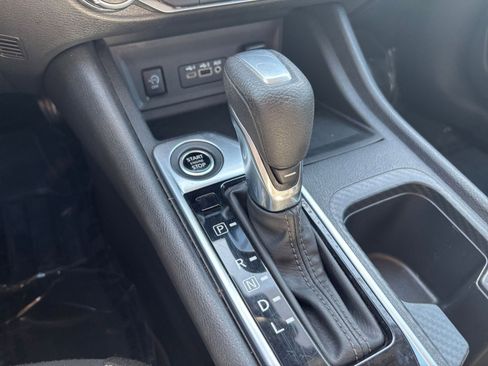 Used 2024 Nissan Sentra SV image 41