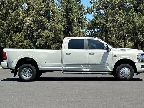 Used 2024 RAM 3500 Limited AWD/4WD image 3