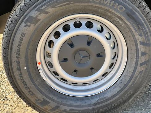 New 2025 Mercedes-Benz Sprinter 2500 image 6