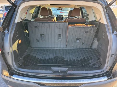Used 2019 Subaru Ascent Touring w/ Popular Package #3 image 9