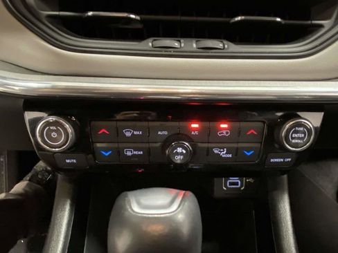 Used 2024 Jeep Compass Limited image 21