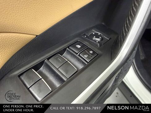 Used 2019 Toyota RAV4 XLE Premium AWD/4WD image 20