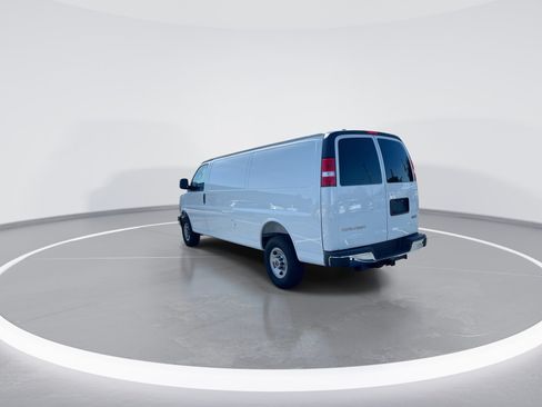 Used 2025 GMC Savana 3500 Extended w/ Driver Convenience Package RWD image 7