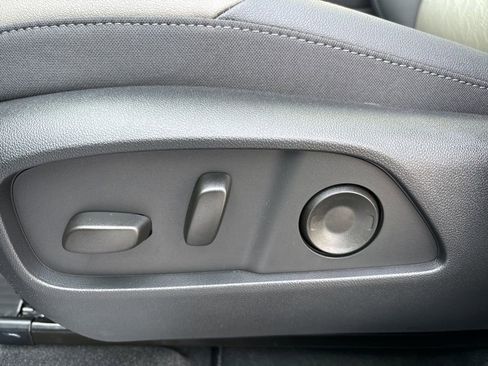 New 2026 Chevrolet Equinox LT w/ Convenience Package II image 19