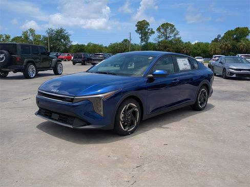 New 2025 Kia K4 EX image 4