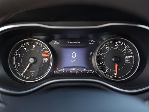 Used 2023 Jeep Cherokee Altitude Lux w/ Lux Elite Package image 14