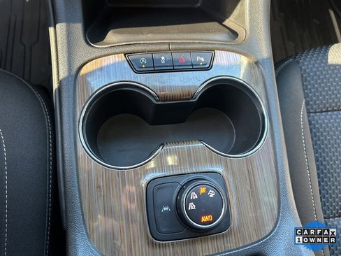 Used 2023 GMC Acadia SLE image 23