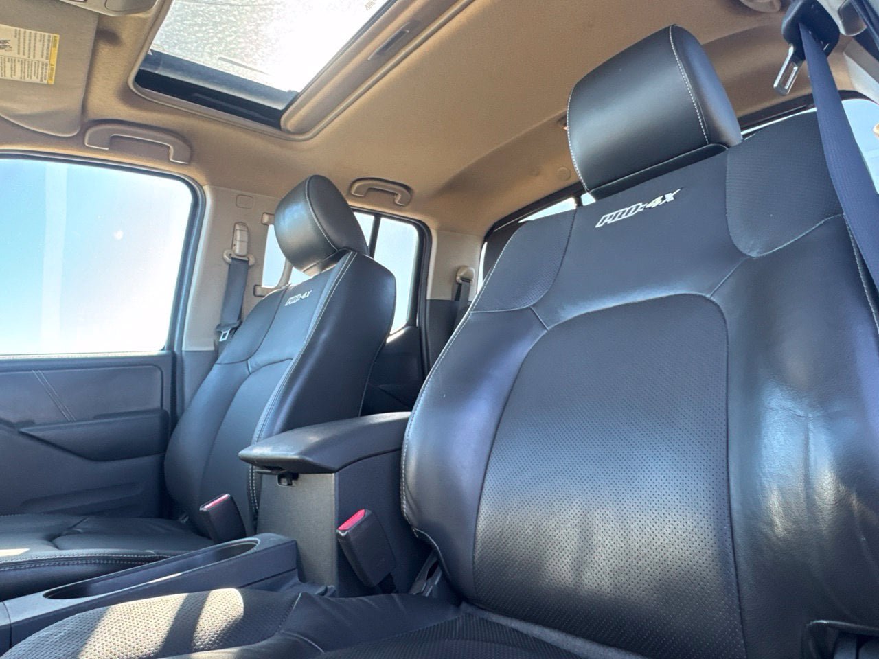 Used 2015 Nissan Frontier PRO-4X w/ Pro-4x Luxury Package AWD/4WD image 45