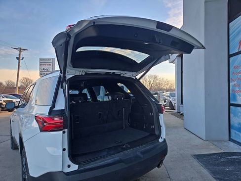 Used 2022 Chevrolet Traverse RS image 93