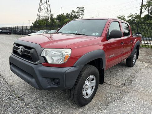 Used 2014 Toyota Tacoma PreRunner w/ Convenience Package RWD image 2