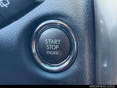 Used 2023 Lexus GX 460 Premium w/ Accessory Package image 24