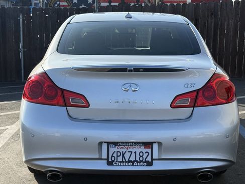 Used 2011 INFINITI G37 Journey w/ Premium Pkg image 5