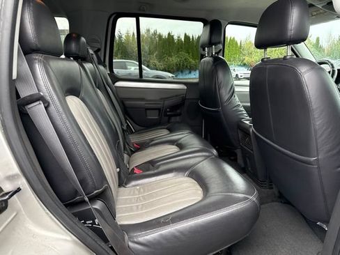 Used 2004 Mercury Mountaineer AWD image 14