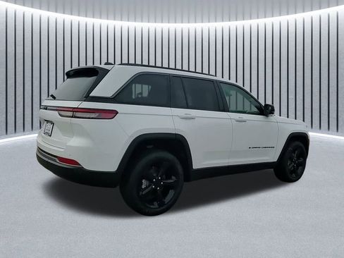 New 2026 Jeep Grand Cherokee Limited w/ Limited Altitude Package image 8