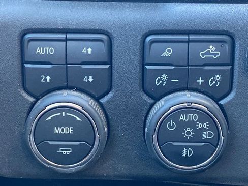 Used 2024 Chevrolet Silverado 2500 LTZ w/ LTZ Plus Package image 28